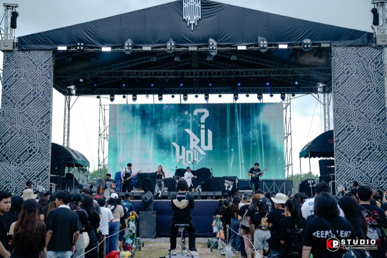 เวทีคอนเสิร์ตกลางแจ้งและผู้ชม