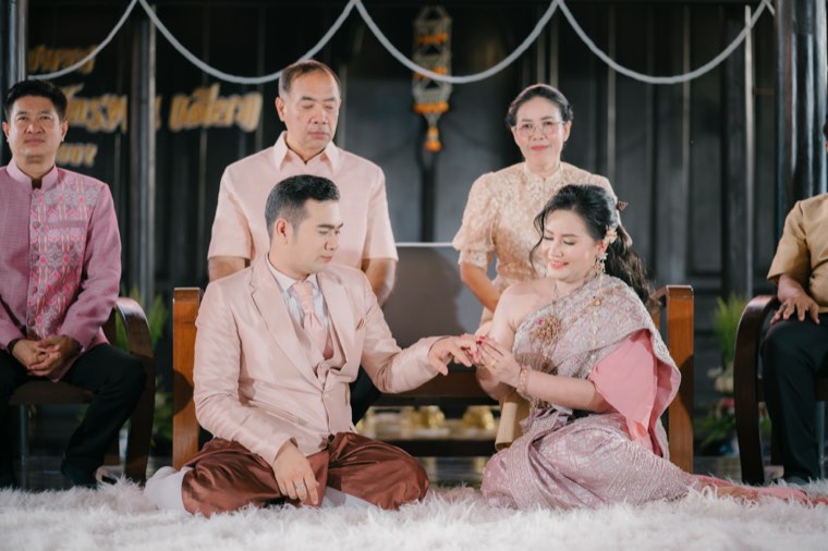 พิธีหมั้นแบบไทย
